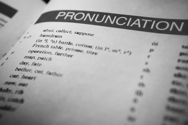 GYM  Pronúncia em inglês do Cambridge Dictionary