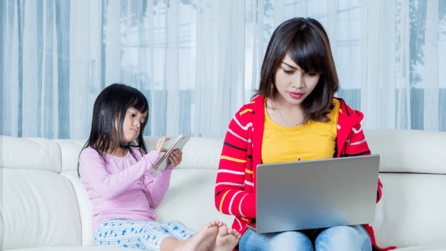 Child using the internet IELTS question